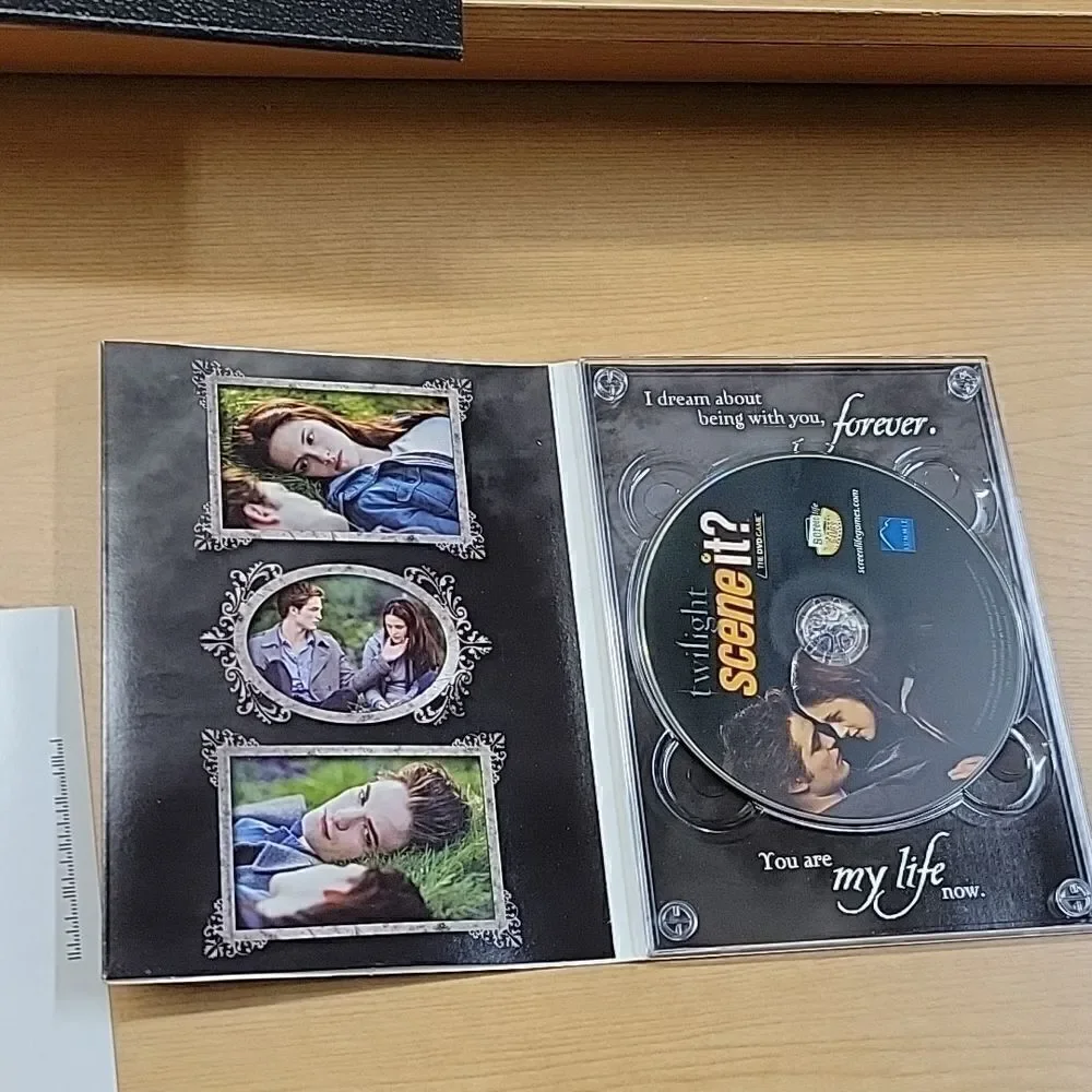 Twilight Scene It? DVD Board Game Mattel  2009‎